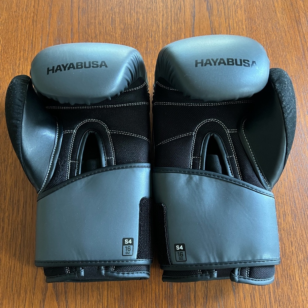 Hayabusa S4 - 16 Ounce Boxing Gloves